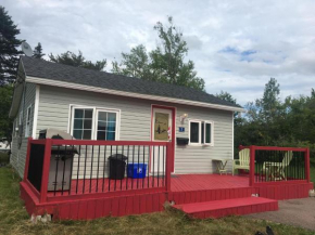 cozy cottage 5 min walk from Parlee beach